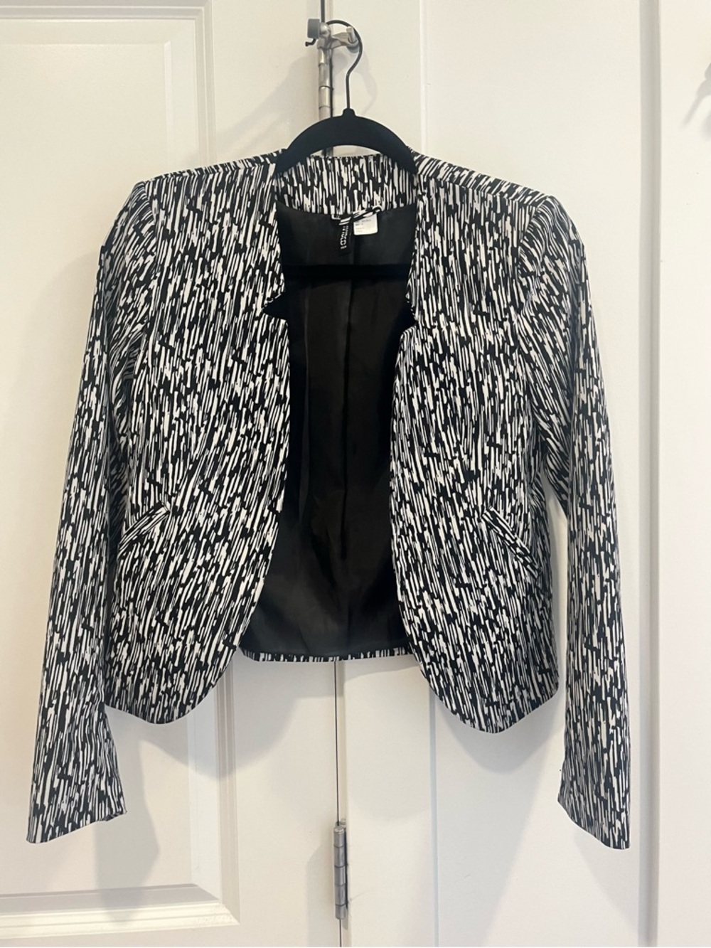 H&M Black & White Print Open Blazer, Size 4 (XS/S)
